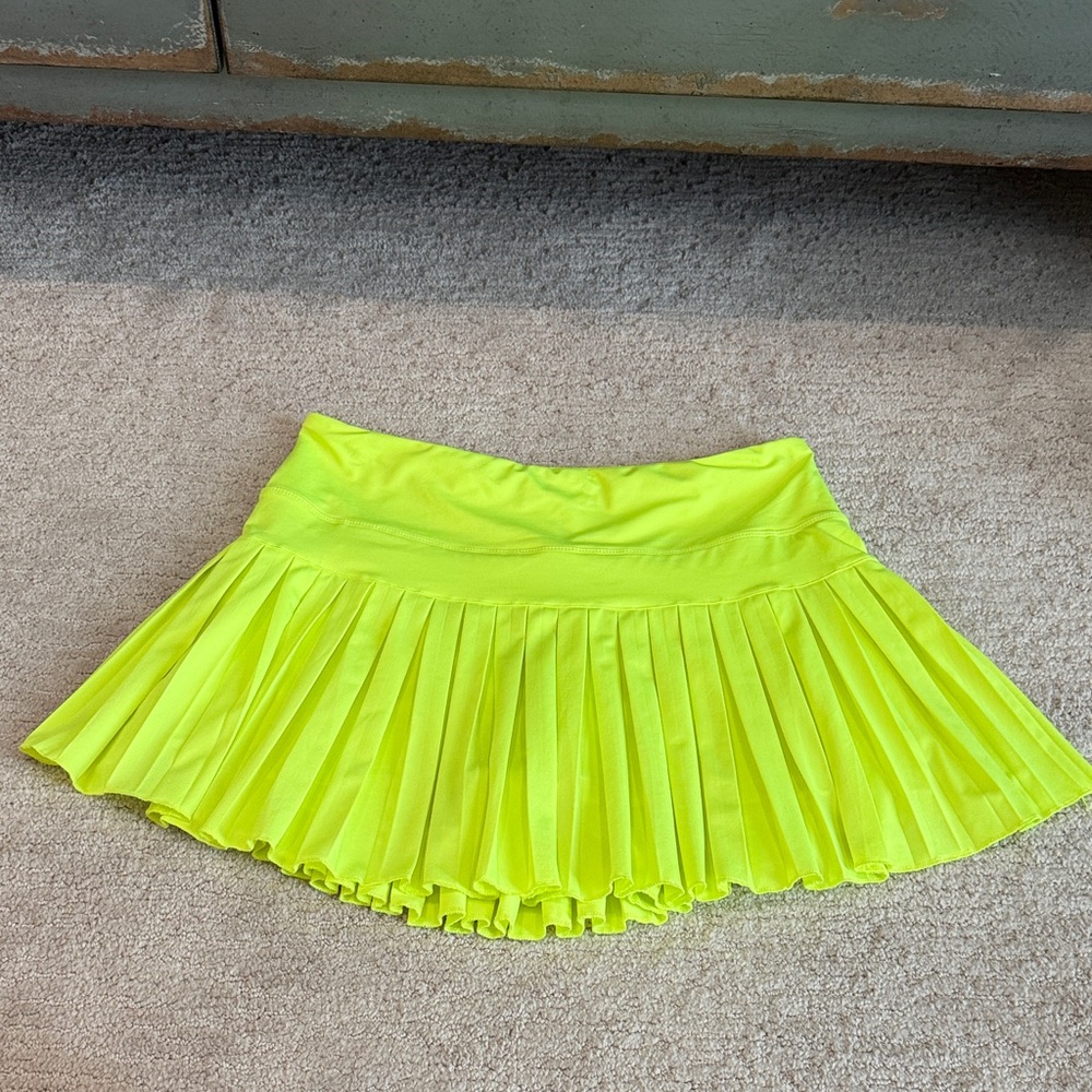 Neon Yellow Pleated Women’s Athletic skort size L
